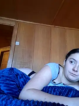 YoungLiisaxx online show from November 4, 2025, 10:08 am