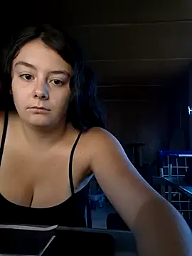 YoungLiisaxx online show from September 23, 2025, 5:36 am