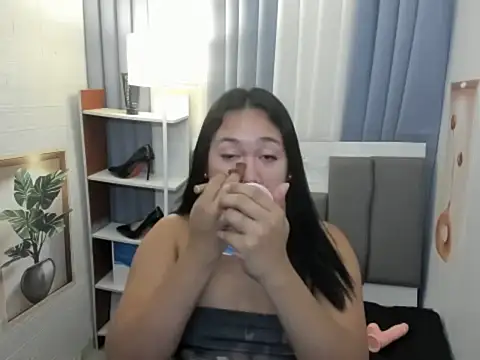 TsUncutKaren online show from December 5, 2025, 4:49 pm