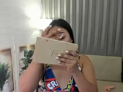 TsUncutKaren online show from February 5, 2026, 6:09 am