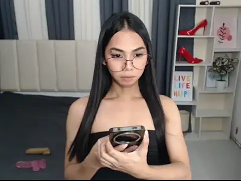 PetiteAsianYuki online show from October 24, 2025, 5:50 am