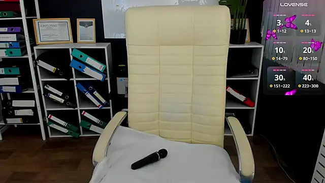  feel me  online show from October 23, 2025, 2:10 am