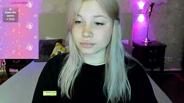 Diana Dream online show from November 2, 2025, 8:14 pm