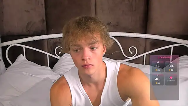 Snapshot of ChaseMuscular chatting on October 19, 2025, 3:37 pm ChaseMuscular online show from October 19, 2025, 3:37 pm