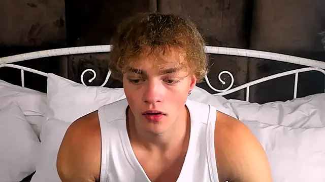 Snapshot of ChaseMuscular chatting on October 15, 2025, 8:28 pm ChaseMuscular online show from October 15, 2025, 8:28 pm