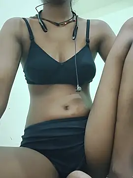 Snapshot of Hello_pinki chatting on August 7, 2026, 1:11 am Hello pinki online show from August 7, 2026, 1:11 am