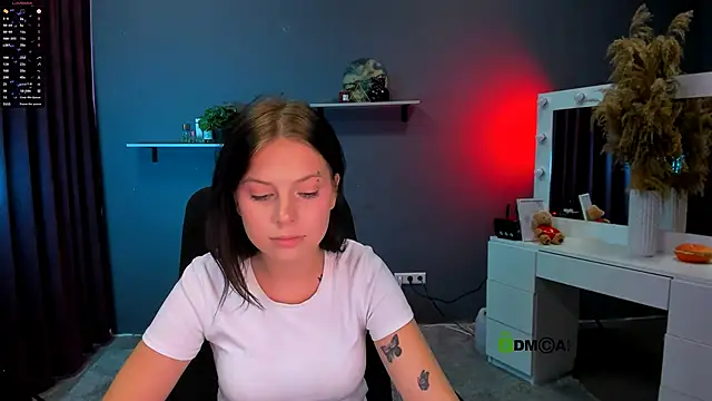 renata sweety online show from September 17, 2025, 1:13 pm