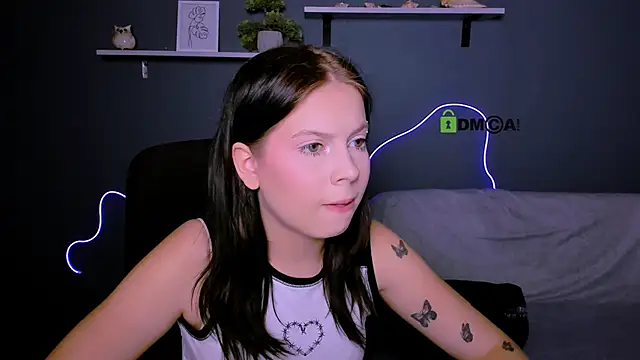 renata sweety online show from September 22, 2025, 1:28 pm