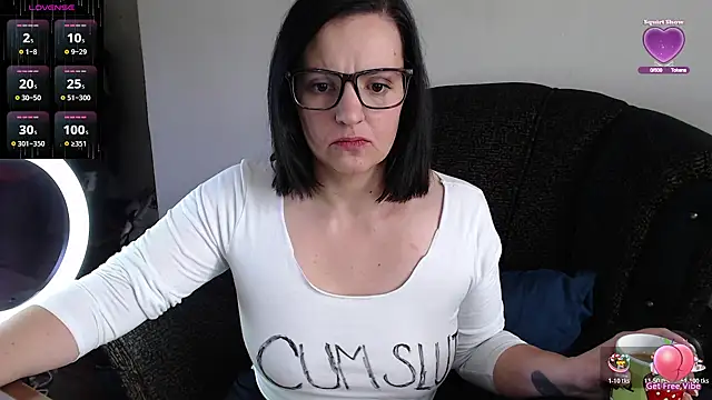 Snapshot of Olivia_Darling chatting on October 17, 2025, 9:12 am Olivia Darling online show from October 17, 2025, 9:12 am