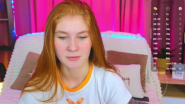 JuliaPowers  online show from October 18, 2025, 4:03 am