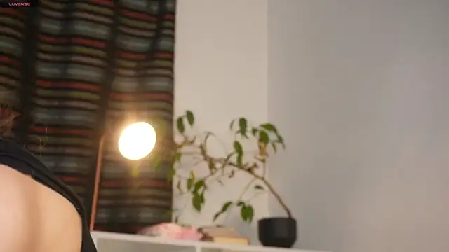 ttragedienne online show from November 16, 2025, 10:20 am