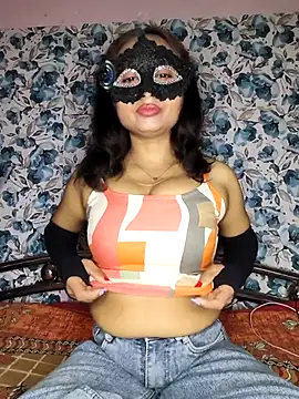 Snapshot of yours_sugar_babe chatting on February 19, 2026, 11:18 am yours sugar babe online show from February 19, 2026, 11:18 am