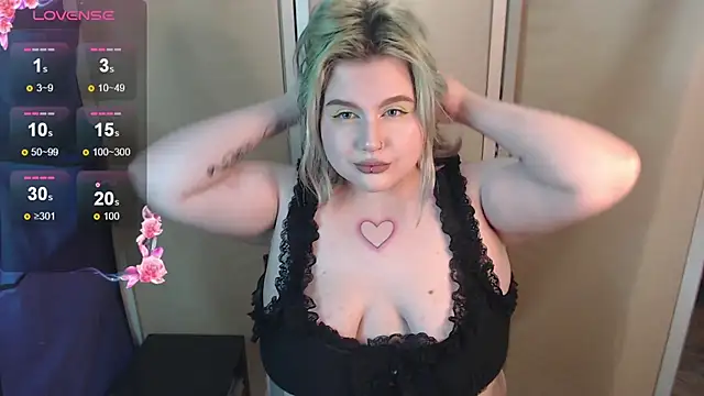 Snapshot of Alice_Bunny666 chatting on October 18, 2025, 3:58 pm Alice Bunny666 online show from October 18, 2025, 3:58 pm