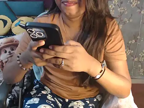 Snapshot of hot_riaa25 chatting on December 2, 2025, 5:58 pm hot riaa25 online show from December 2, 2025, 5:58 pm