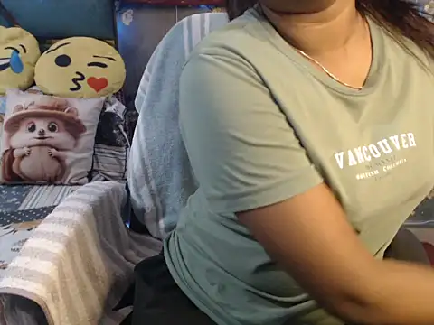 Snapshot of hot_riaa25 chatting on October 22, 2025, 6:18 pm hot riaa25 online show from October 22, 2025, 6:18 pm