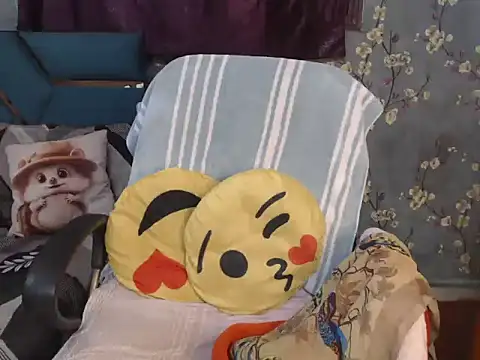 Snapshot of hot_riaa25 chatting on February 6, 2026, 5:53 pm hot riaa25 online show from February 6, 2026, 5:53 pm