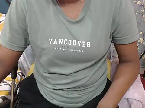 Snapshot of hot_riaa25 chatting on March 2, 2026, 10:17 pm hot riaa25 online show from March 2, 2026, 10:17 pm