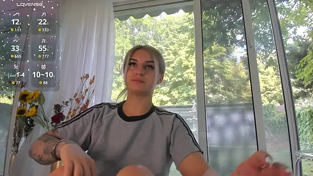 Snapshot of Ella_Vee chatting on August 6, 2026, 6:41 am Ella Vee online show from August 6, 2026, 6:41 am