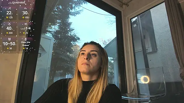 Snapshot of Ella_Vee chatting on November 25, 2025, 5:41 am Ella Vee online show from November 25, 2025, 5:41 am