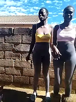 Melanin2002 online show from April 21, 2026, 9:27 am