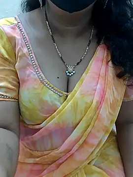 Snapshot of luci-queen chatting on June 24, 2026, 7:18 am luci-queen online show from June 24, 2026, 7:18 am