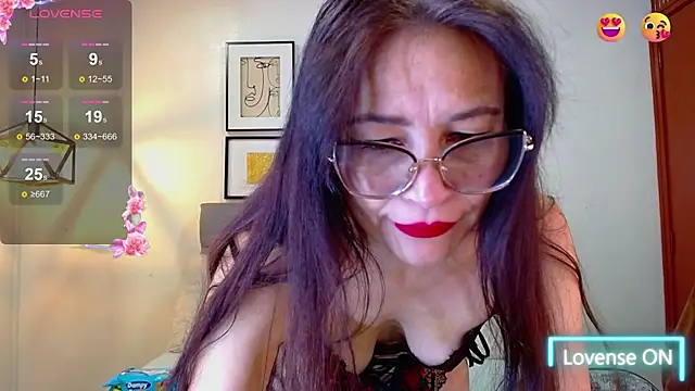 Snapshot of _naomi_s chatting on May 14, 2026, 1:30 pm naomi s online show from May 14, 2026, 1:30 pm