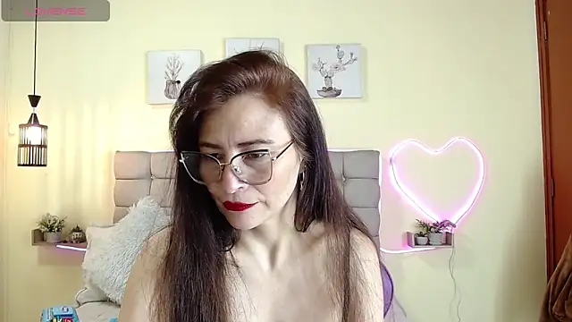 Snapshot of _naomi_s chatting on June 16, 2026, 1:33 pm naomi s online show from June 16, 2026, 1:33 pm