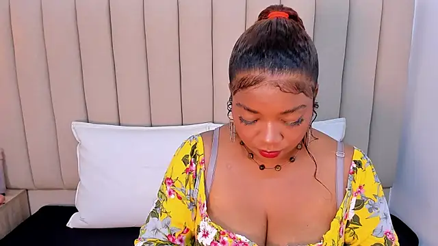 Snapshot of Afrodita_de_amor chatting on November 28, 2025, 11:43 am Afrodita de amor online show from November 28, 2025, 11:43 am