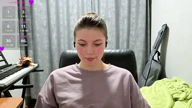 CutieAnny online show from June 11, 2026, 8:39 pm