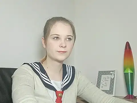 LydiaYoung online show from September 18, 2025, 6:11 pm