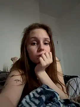 Snapshot of HoneyLace_ chatting on December 3, 2025, 11:09 am HoneyLace online show from December 3, 2025, 11:09 am