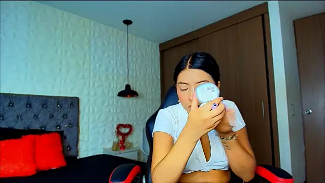 zoe01 dl online show from November 4, 2025, 5:39 pm