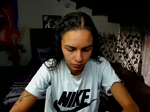 Skylovershot online show from December 2, 2025, 1:35 pm