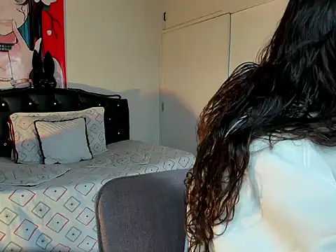 Skylovershot online show from February 14, 2026, 1:44 pm