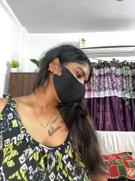 Snapshot of V-Hot-Sweti chatting on October 7, 2025, 7:20 am V-Hot-Sweti online show from October 7, 2025, 7:20 am