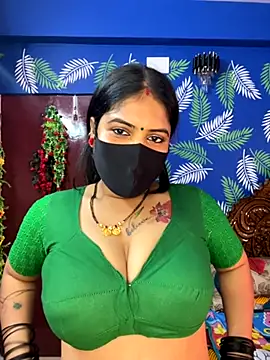 Snapshot of V-Hot-Sweti chatting on November 13, 2025, 9:24 am V-Hot-Sweti online show from November 13, 2025, 9:24 am