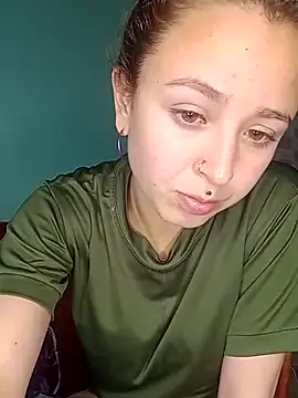 Tatii-Bunny online show from October 1, 2025, 4:39 am