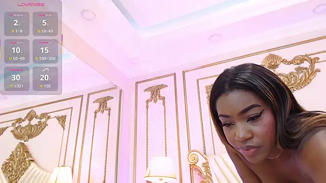 Snapshot of MiaPersie chatting on November 18, 2025, 2:42 pm MiaPersie online show from November 18, 2025, 2:42 pm