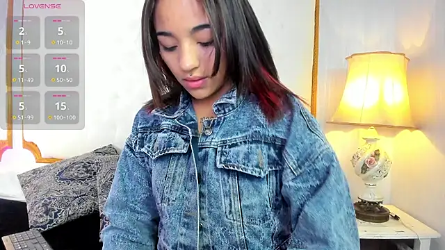 Manelyk evanss  online show from October 18, 2025, 11:23 am