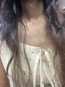  Rin hot online show from December 3, 2025, 1:32 pm