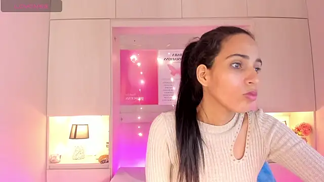 LexxaQueen online show from November 8, 2025, 11:30 pm