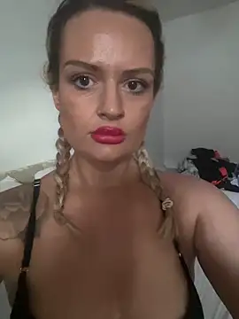 Snapshot of Seductive-SkyeXXX chatting on September 8, 2025, 5:23 pm Seductive-SkyeXXX online show from September 8, 2025, 5:23 pm