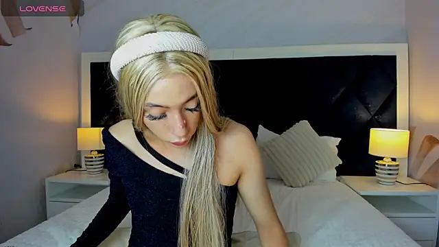 Isabella glam online show from October 6, 2025, 7:36 pm