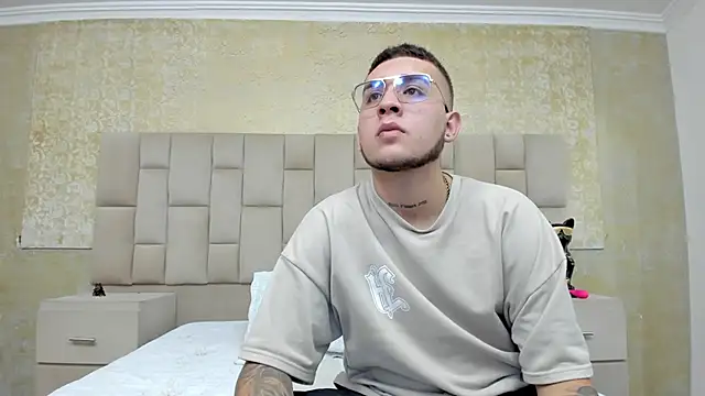AresAndGabby online show from September 26, 2025, 4:08 am