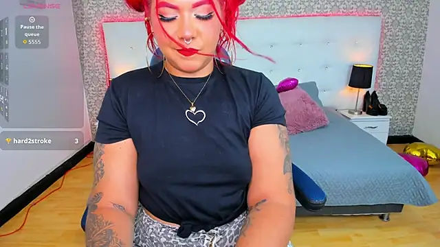 Manu silver  online show from November 11, 2025, 8:47 pm