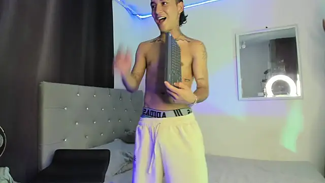 twinkDuohot online show from January 16, 2026, 6:39 am