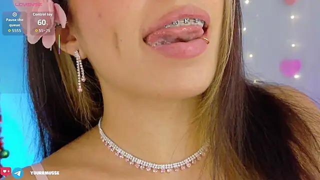 yourrmuse online show from January 14, 2026, 5:55 am