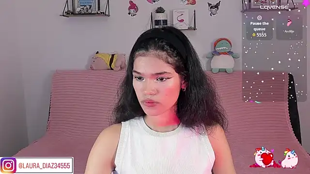 emycarver09 online show from March 10, 2026, 12:42 pm