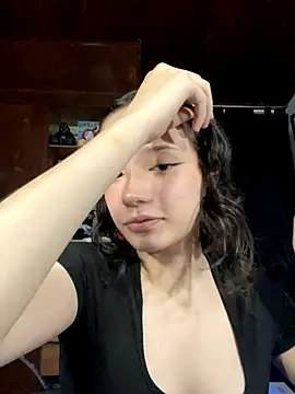 sukubo   online show from November 15, 2025, 3:32 am