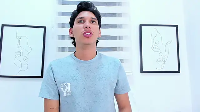 axel alvareez online show from September 23, 2025, 3:13 am